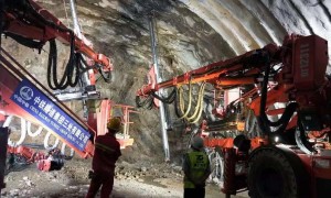 国家引力波研究”天琴计划”山洞超静实验室隧道贯通