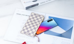 5G手机就要又厚又重？OPPO Reno3 Pro带你体验轻薄手感