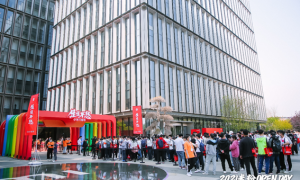 两万米粉提70万字建议，米粉节上雷军正面回应