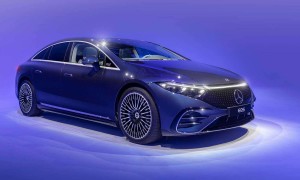 奔驰旗舰纯电轿车 EQS 正式亮相，WLTP 续航可达 770km